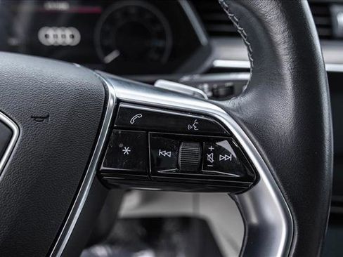 Used 2024 Audi Q8 e-tron Premium Plus w/ Premium Plus Package image 15