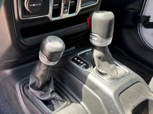 Used 2023 Jeep Wrangler Unlimited w/ 8.4" Radio Group AWD/4WD image 13