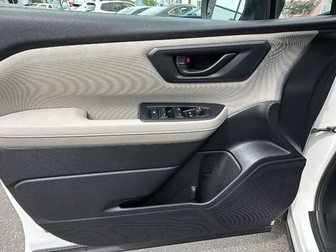 Used 2025 Subaru Forester image 19