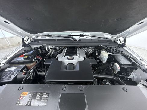 Used 2016 Cadillac Escalade Luxury image 38