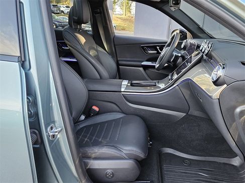Used 2025 Mercedes-Benz GLC 300 4MATIC image 16