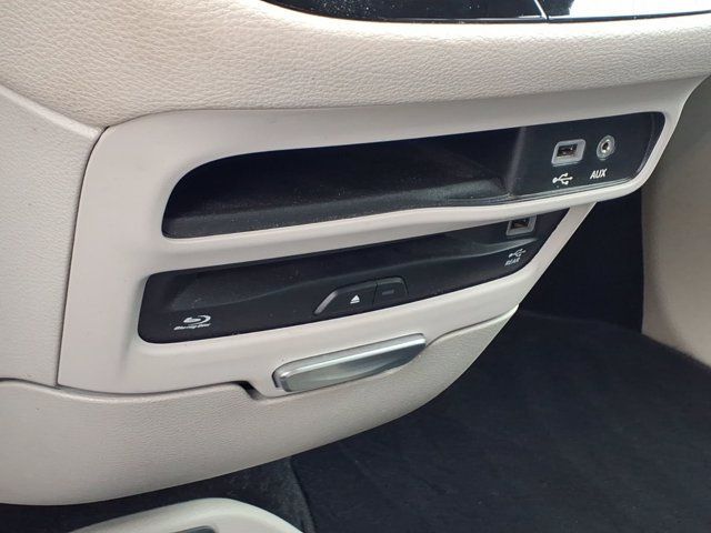 Used 2019 Chrysler Pacifica Limited FWD image 15