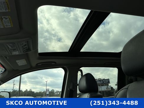 Used 2020 Nissan Titan SL w/ Moonroof Package image 26