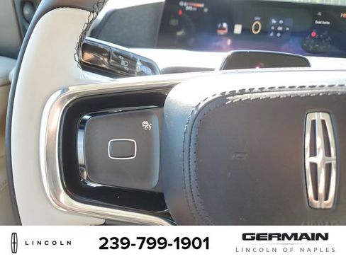 New 2025 Lincoln Navigator Reserve image 32