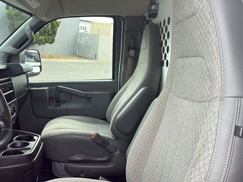Used 2021 Chevrolet Express 2500 w/ Driver Convenience Package RWD image 18