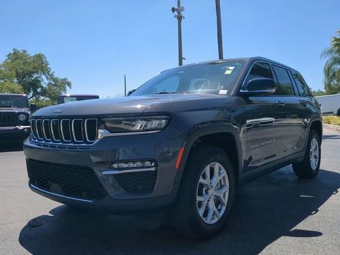 Used 2023 Jeep Grand Cherokee Limited w/ Luxury Tech Group II image 9