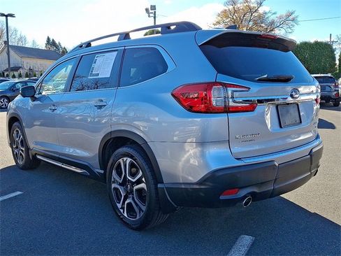 Used 2023 Subaru Ascent Limited w/ Technology Package image 4