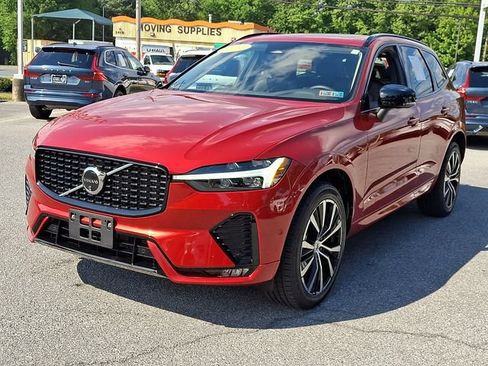 Certified 2024 Volvo XC60 B5 Plus w/ Protection Package Premier AWD/4WD image 3
