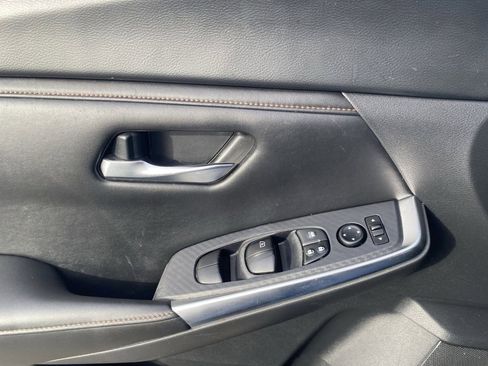 Used 2023 Nissan Sentra SR w/ SR Premium Package image 23