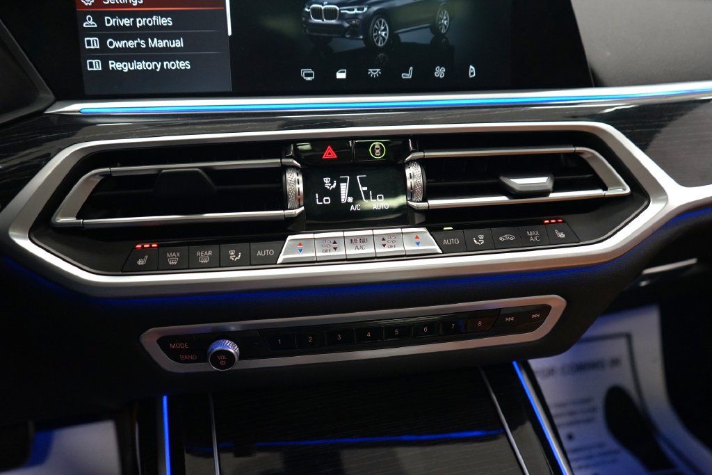 Used 2022 BMW X7 xDrive40i w/ M Sport Package AWD/4WD image 45