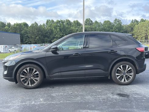 Used 2022 Ford Escape SE w/ SE Sport Appearance Package FWD image 2