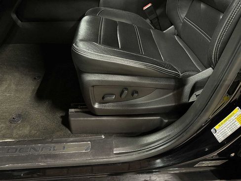 Used 2018 GMC Sierra 1500 Denali w/ Denali Ultimate Package image 24