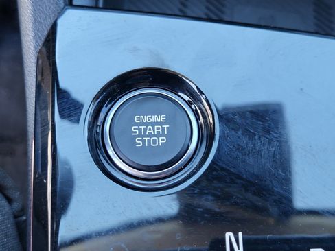 Used 2025 Kia Sportage SX Prestige image 33