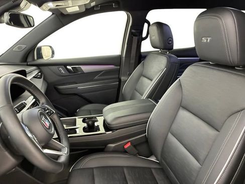 Certified 2025 Buick Enclave Sport Touring AWD/4WD image 12