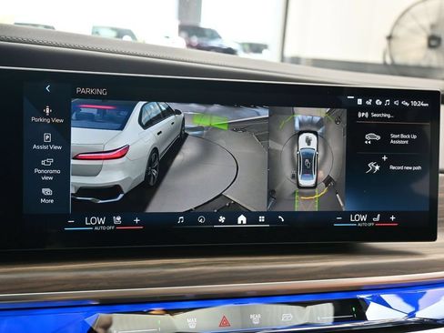 Used 2025 BMW 740i xDrive AWD/4WD image 22
