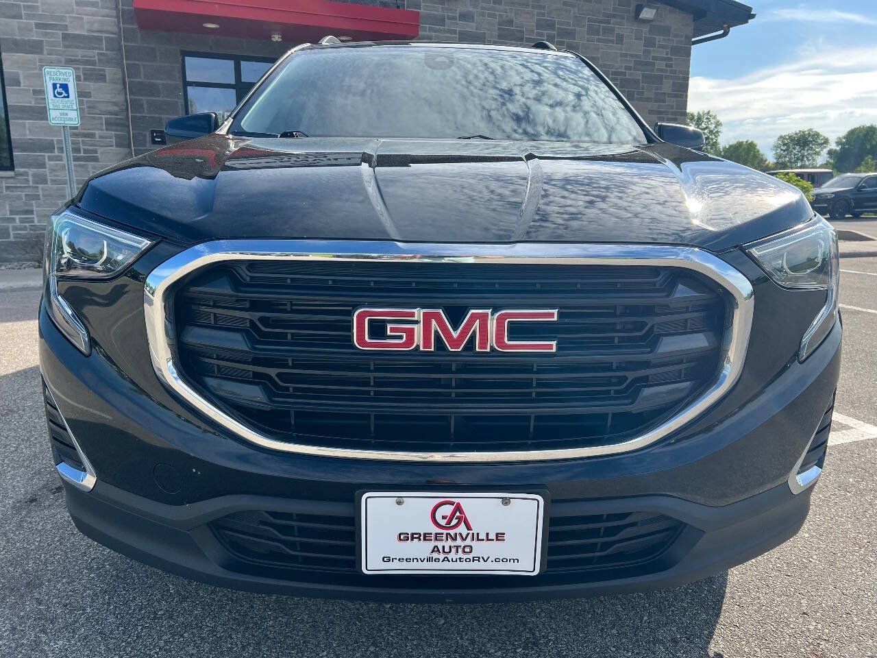 Used 2020 GMC Terrain SLE w/ Driver Convenience Package AWD/4WD image 2