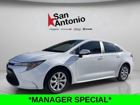 Used 2024 Toyota Corolla LE image 2