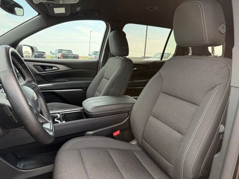Used 2025 Chevrolet Traverse LT AWD/4WD image 13