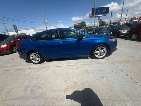 Used 2018 Ford Fusion SE w/ Fusion SE Technology Package FWD image 5