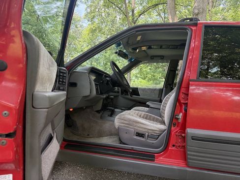 Used 1995 Jeep Grand Cherokee Laredo AWD/4WD image 17