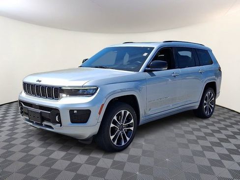 Used 2021 Jeep Grand Cherokee L Overland w/ Luxury Tech Group IV AWD/4WD image 3