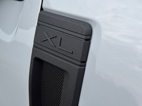 New 2025 Ford Maverick XL w/ Equipment Group 101A image 10