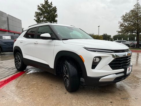 Used 2025 Chevrolet TrailBlazer LT image 5