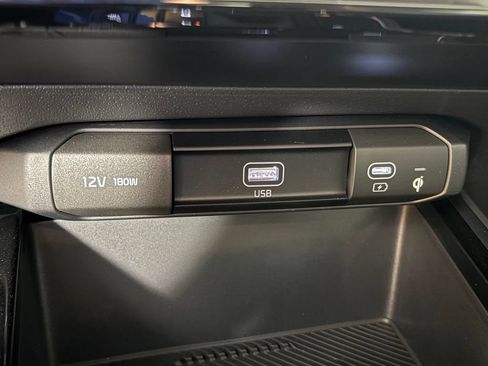 New 2026 Kia Niro EX FWD image 28