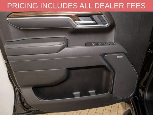 Used 2025 Chevrolet Silverado 1500 LT Trail Boss w/ Convenience Package II AWD/4WD image 12