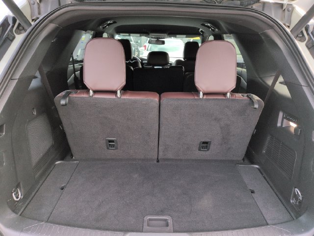 Certified 2023 Ford Explorer Platinum w/ Technology Package AWD/4WD image 19