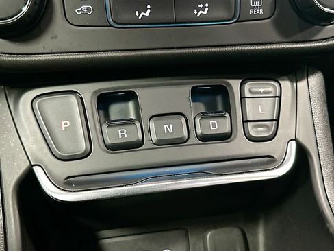 Used 2020 GMC Terrain SLE w/ Elevation Edition image 17