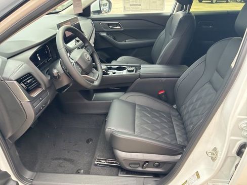New 2026 Nissan Rogue Platinum AWD/4WD image 8