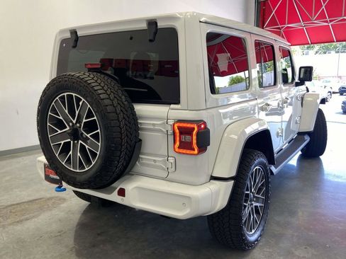 Used 2024 Jeep Wrangler High Altitude AWD/4WD image 2