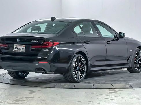Used 2023 BMW 530e w/ M Sport Package image 2