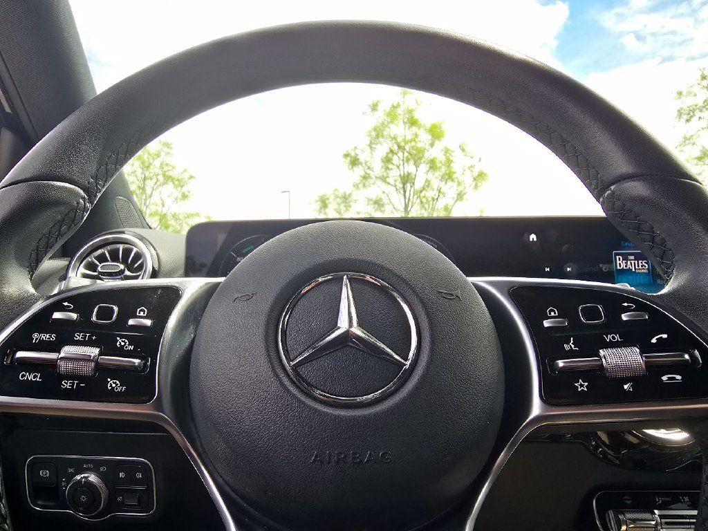 Used 2023 Mercedes-Benz GLA 250 4MATIC image 28