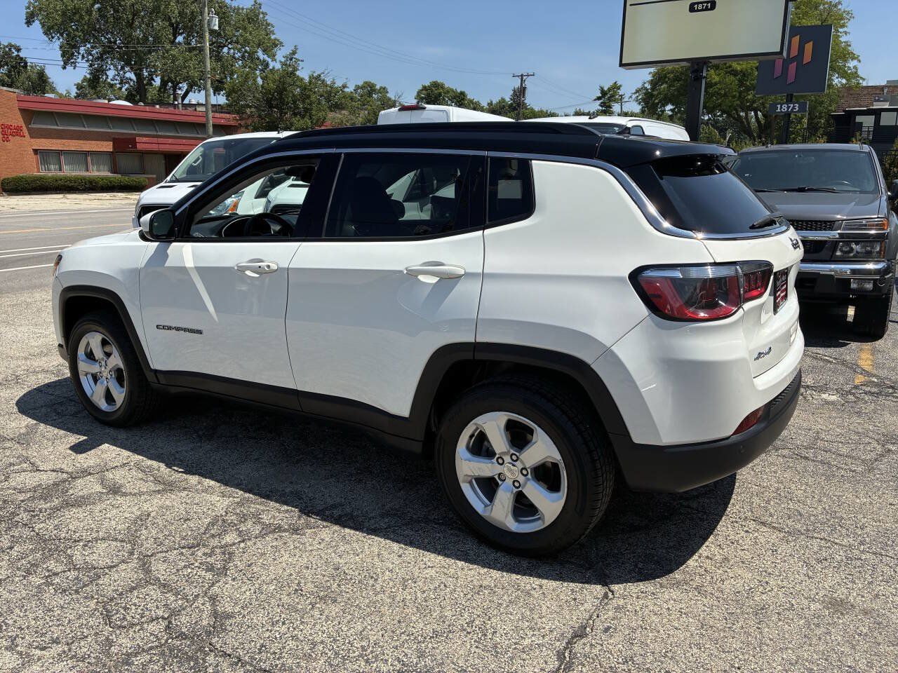 Used 2018 Jeep Compass Latitude w/ Safe & Security Group AWD/4WD image 8