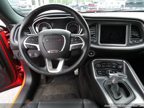 Used 2018 Dodge Challenger SXT Plus RWD image 13