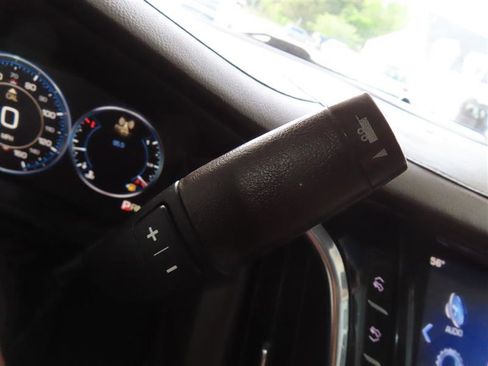Used 2015 Cadillac Escalade ESV Luxury RWD image 26