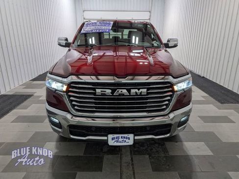 Used 2025 RAM 1500 Laramie AWD/4WD image 7