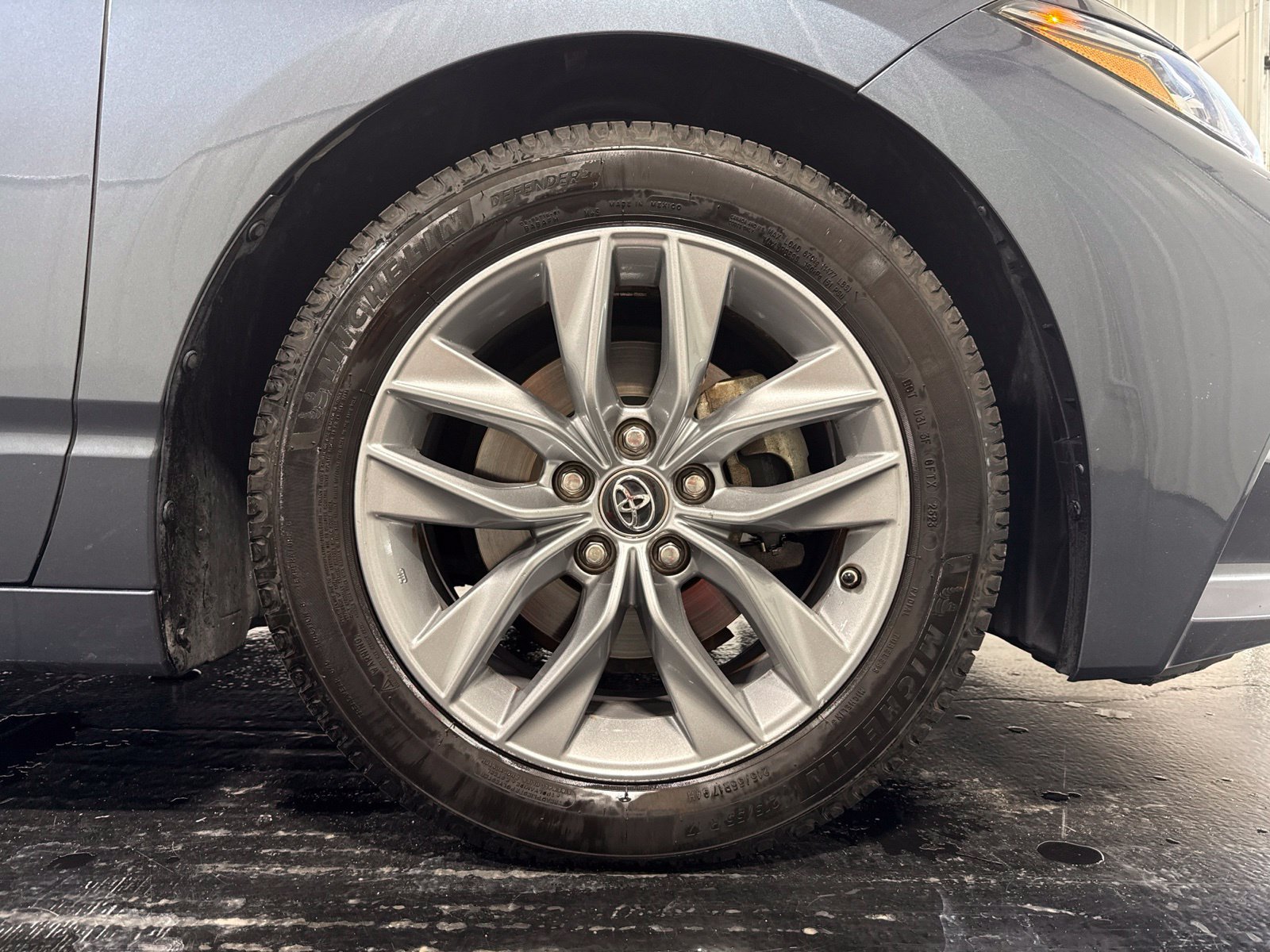 Used 2019 Toyota Avalon XLE w/ Moonroof Package FWD image 11