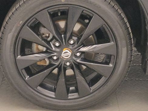 Used 2017 Nissan Sentra SR w/ SR Midnight Edition image 31