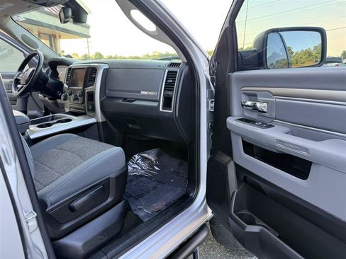 Used 2016 RAM 1500 Lone Star AWD/4WD image 10