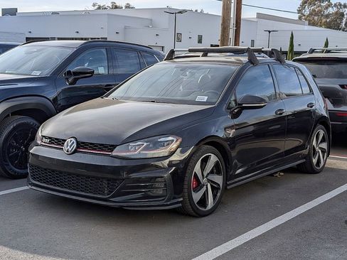 Used 2018 Volkswagen GTI SE image 3