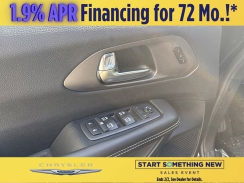 New 2026 Chrysler Pacifica Select image 8
