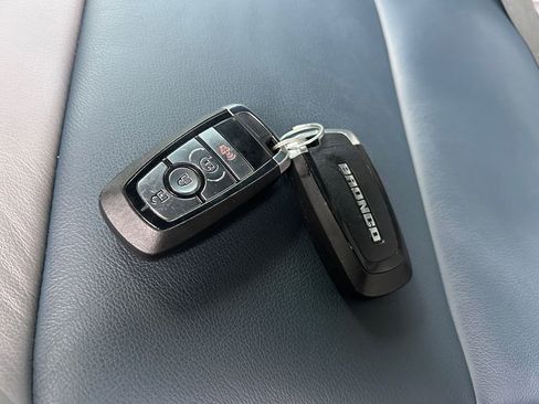 Used 2023 Ford Bronco Outer Banks w/ Sasquatch Package image 33