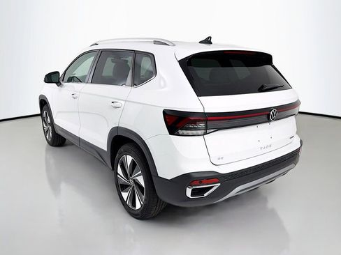New 2026 Volkswagen Taos SE AWD/4WD image 5