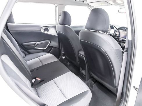 Used 2023 Kia Soul S FWD image 33