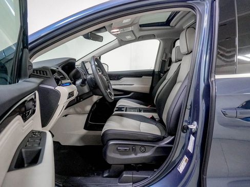 Used 2025 Honda Odyssey Elite image 21