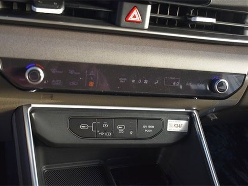 New 2026 Kia Carnival EX image 34