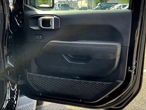 Used 2021 Jeep Wrangler Unlimited Sahara w/ Cold Weather Group image 22